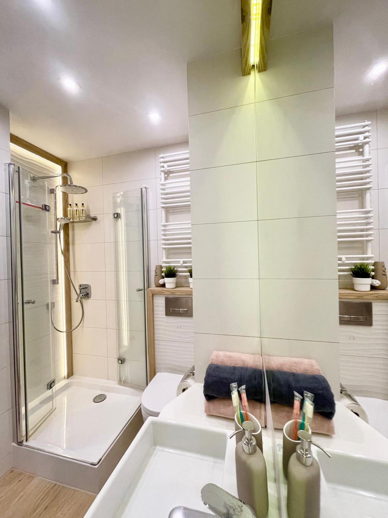 Comfortable Apart, Old Town, Free Parking, Hanging Bed, Wi-fi, Lift, Aircon,self Check-in 24h, Stare Miasto, Winda, Nowy Budynek, Garaz 0 Zl, Klima Breslau