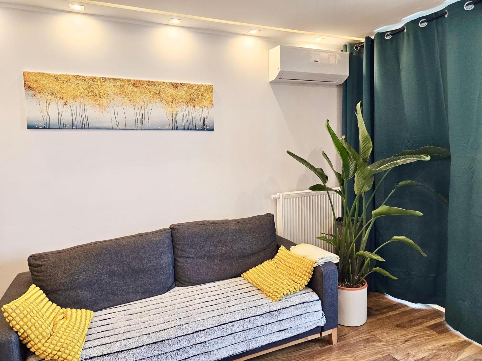 Comfortable Apart, Old Town, Free Parking, Hanging Bed, Wi-fi, Lift, Aircon,self Check-in 24h, Stare Miasto, Winda, Nowy Budynek, Garaz 0 Zl, Klima Apartment Wroclaw
